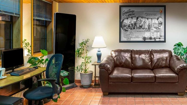 <b>Super 8 Cortez/Mesa Verde Area Lobby</b>. Images powered by <a href="https://iceportal.shijigroup.com/" title="IcePortal" target="_blank">IcePortal</a>.