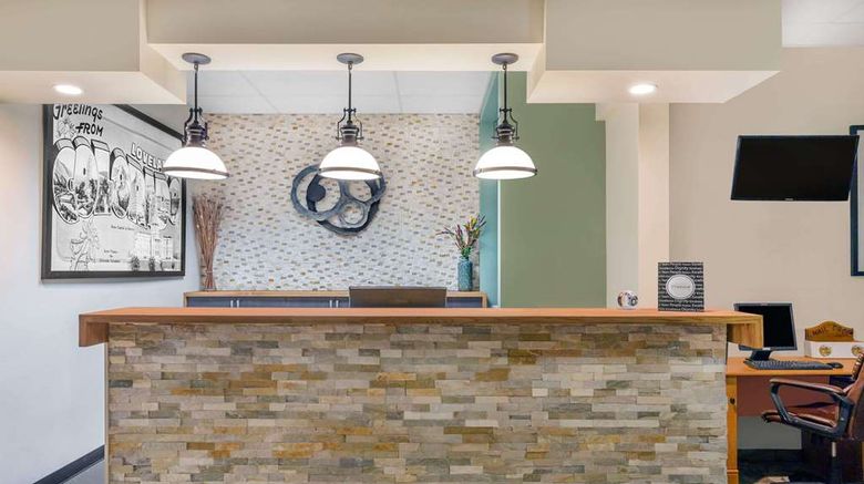 <b>Travelodge Loveland/Fort Collins Area Lobby</b>. Images powered by <a href="https://iceportal.shijigroup.com/" title="IcePortal" target="_blank">IcePortal</a>.