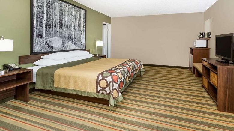 <b>Super 8 Montrose Room</b>. Images powered by <a href="https://iceportal.shijigroup.com/" title="IcePortal" target="_blank">IcePortal</a>.