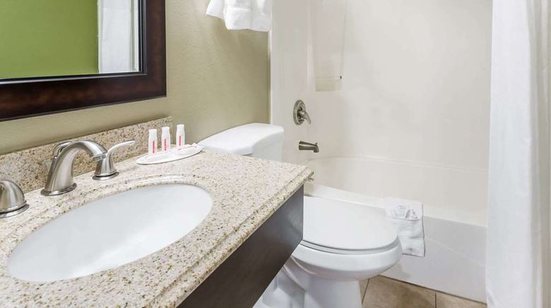 <b>Super 8 Montrose Room</b>. Images powered by <a href="https://iceportal.shijigroup.com/" title="IcePortal" target="_blank">IcePortal</a>.