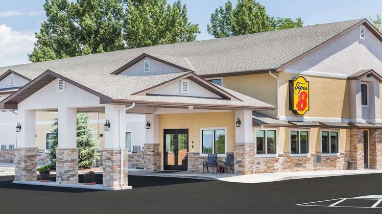 <b>Super 8 Montrose Exterior</b>. Images powered by <a href="https://iceportal.shijigroup.com/" title="IcePortal" target="_blank">IcePortal</a>.