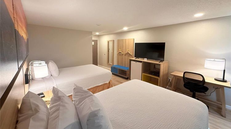 Days Inn Torrington Room