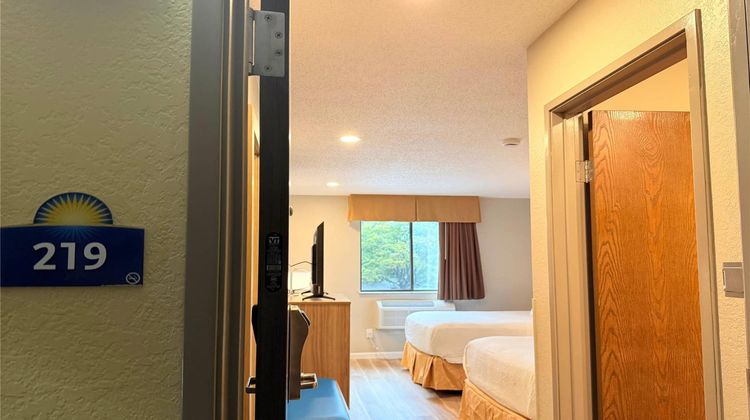 Days Inn Torrington Room