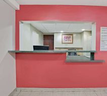 Super 8 Crystal Lake Lobby