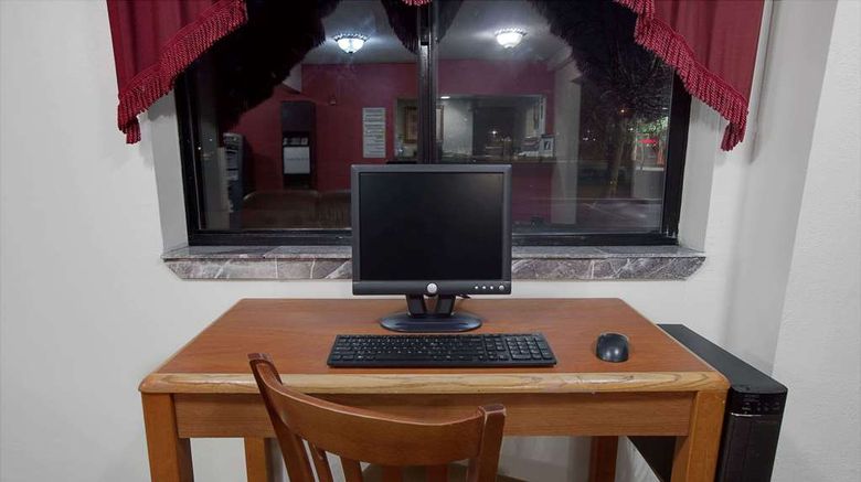 <b>Super 8 Crystal Lake Other</b>. Images powered by <a href="https://iceportal.shijigroup.com/" title="IcePortal" target="_blank">IcePortal</a>.