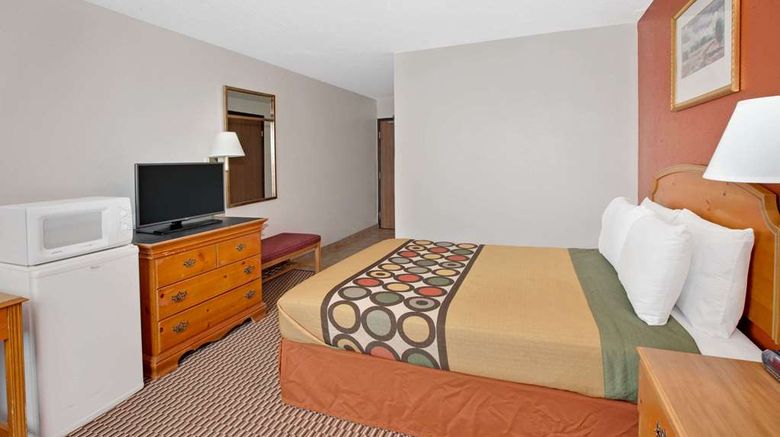 <b>Super 8 Crystal Lake Room</b>. Images powered by <a href="https://iceportal.shijigroup.com/" title="IcePortal" target="_blank">IcePortal</a>.