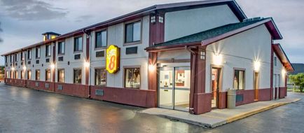 Super 8 Crystal Lake Exterior