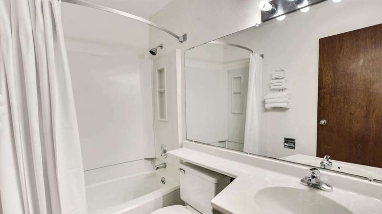 <b>Super 8 Crystal Lake Room</b>. Images powered by <a href="https://iceportal.shijigroup.com/" title="IcePortal" target="_blank">IcePortal</a>.