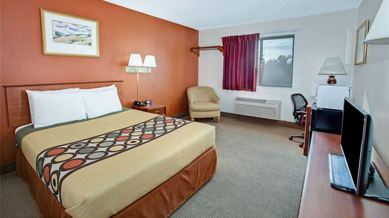 <b>Super 8 Crystal Lake Room</b>. Images powered by <a href="https://iceportal.shijigroup.com/" title="IcePortal" target="_blank">IcePortal</a>.