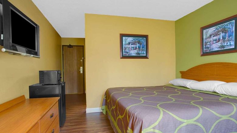 <b>Super 8 Gainesville Room</b>. Images powered by <a href="https://iceportal.shijigroup.com/" title="IcePortal" target="_blank">IcePortal</a>.