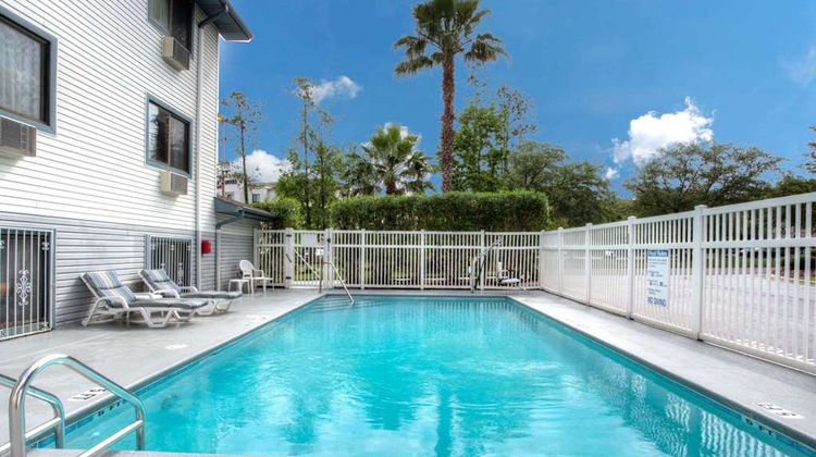 Super 8 Gainesville Pool