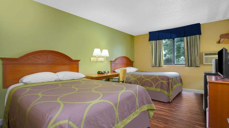 <b>Super 8 Gainesville Room</b>. Images powered by <a href="https://iceportal.shijigroup.com/" title="IcePortal" target="_blank">IcePortal</a>.