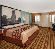 Super 8 Burlington Room
