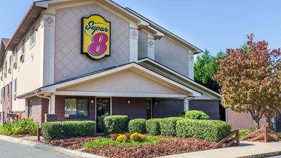 Super 8 Charlotte/Amusement Park Area
