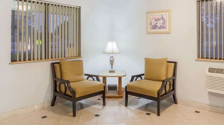 <b>Super 8 Charlotte/Amusement Park Area Lobby</b>. Images powered by <a href="https://iceportal.shijigroup.com/" title="IcePortal" target="_blank">IcePortal</a>.