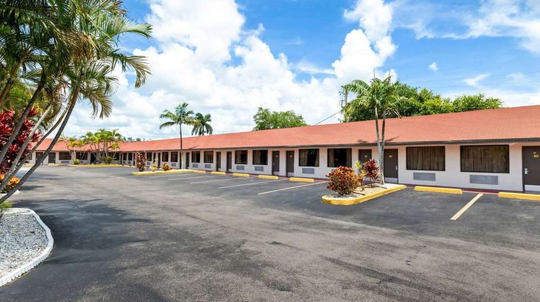 <b>Super 8 Florida City/Homestead Exterior</b>. Images powered by <a href="https://iceportal.shijigroup.com/" title="IcePortal" target="_blank">IcePortal</a>.