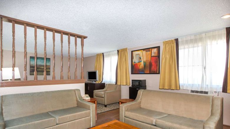 <b>Super 8 Nampa Suite</b>. Images powered by <a href="https://iceportal.shijigroup.com/" title="IcePortal" target="_blank">IcePortal</a>.