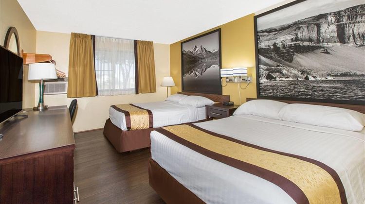 Super 8 Nampa Room