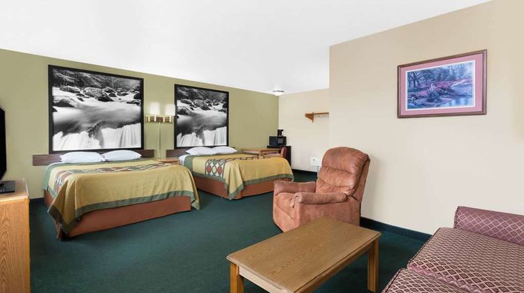 Super 8 Antigo Suite