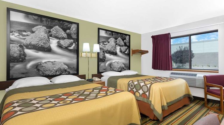 Super 8 Antigo Room