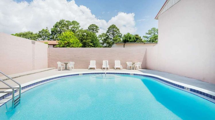Super 8 Ft Walton Beach Pool