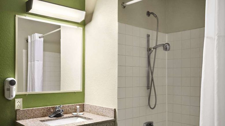 <b>Travelodge Of Battle Creek Room</b>. Images powered by <a href="https://iceportal.shijigroup.com/" title="IcePortal" target="_blank">IcePortal</a>.