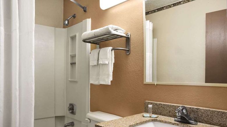 <b>Travelodge Of Battle Creek Room</b>. Images powered by <a href="https://iceportal.shijigroup.com/" title="IcePortal" target="_blank">IcePortal</a>.