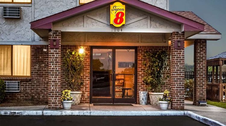 Super 8 Greenville Exterior
