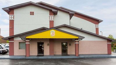 Super 8 Greensboro/Coliseum/Conv.