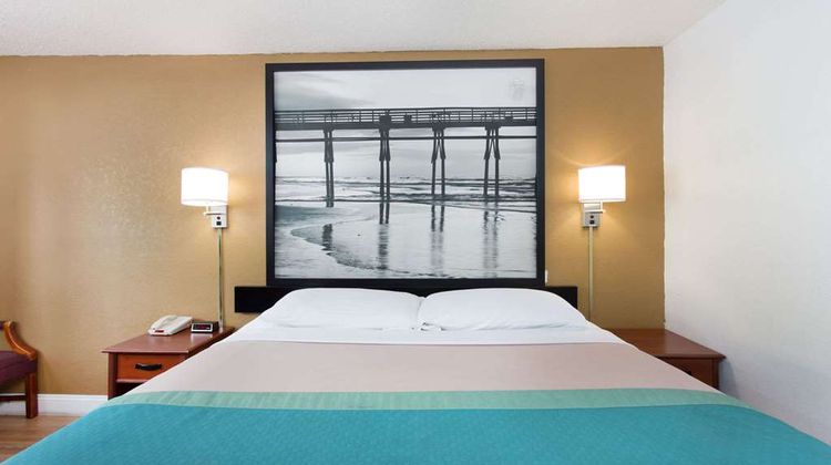 Super 8 Greensboro/Coliseum/Conv. Room