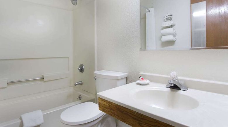<b>Super 8 Greensboro/Coliseum/Conv. Room</b>. Images powered by <a href="https://iceportal.shijigroup.com/" title="IcePortal" target="_blank">IcePortal</a>.