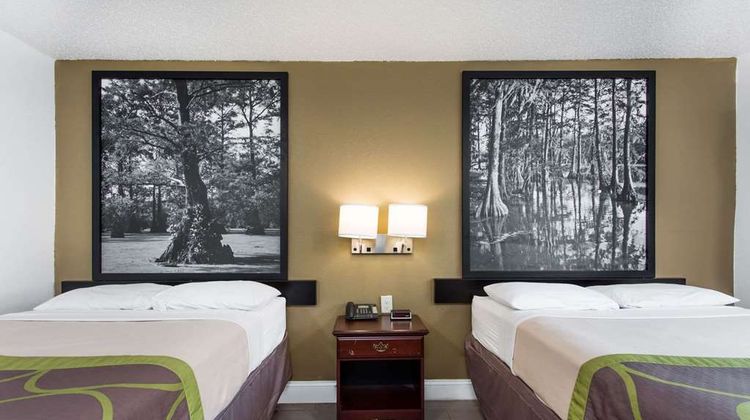 Super 8 Greensboro/Coliseum/Conv. Room