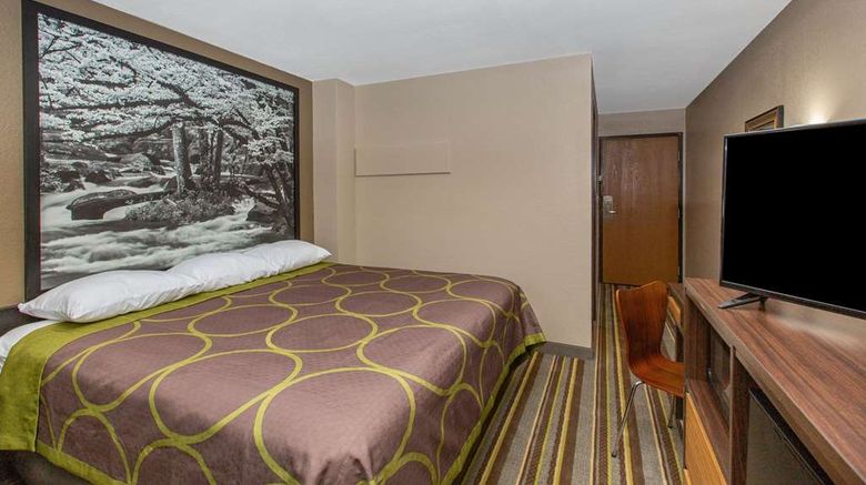 <b>Super 8 Chattanooga Lookout Mountain Room</b>. Images powered by <a href="https://iceportal.shijigroup.com/" title="IcePortal" target="_blank">IcePortal</a>.