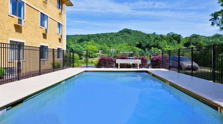 <b>Super 8 Chattanooga Lookout Mountain Pool</b>. Images powered by <a href="https://iceportal.shijigroup.com/" title="IcePortal" target="_blank">IcePortal</a>.