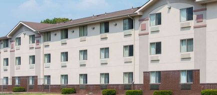 Super 8 New Castle Exterior