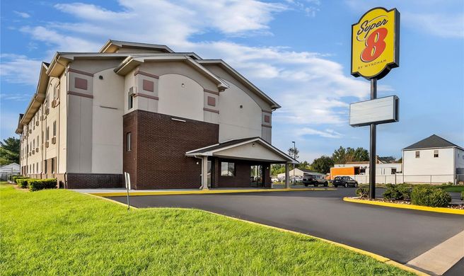 Super 8 New Castle Exterior