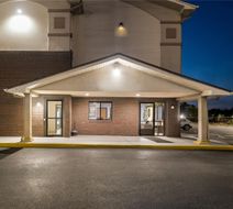 Super 8 New Castle Exterior