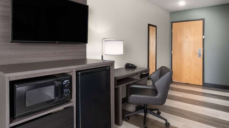 Super 8 Big Timber Room