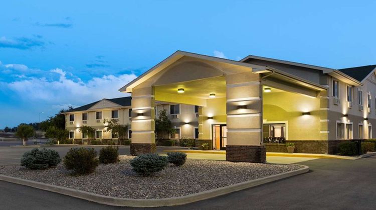Super 8 Big Timber Exterior