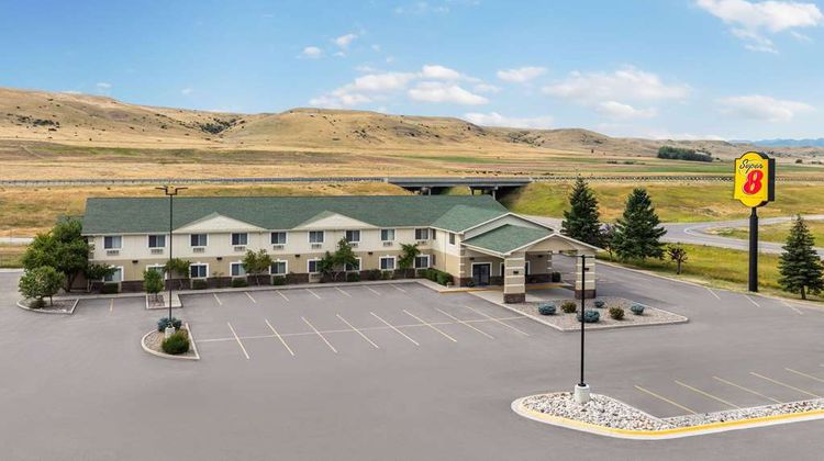 Super 8 Big Timber Exterior