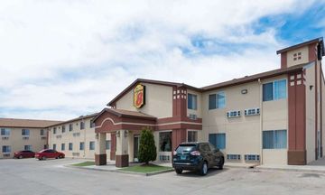 Super 8 Bernalillo