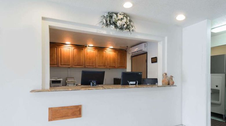 <b>Super 8 Bernalillo Lobby</b>. Images powered by <a href="https://iceportal.shijigroup.com/" title="IcePortal" target="_blank">IcePortal</a>.
