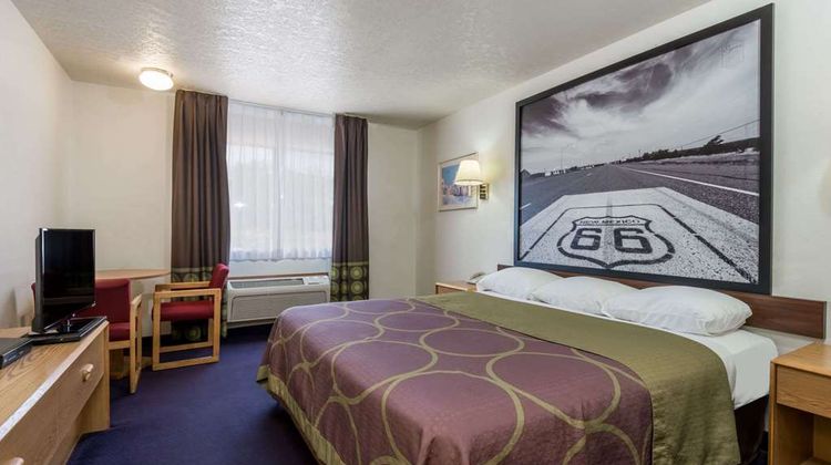 Super 8 Bernalillo Room