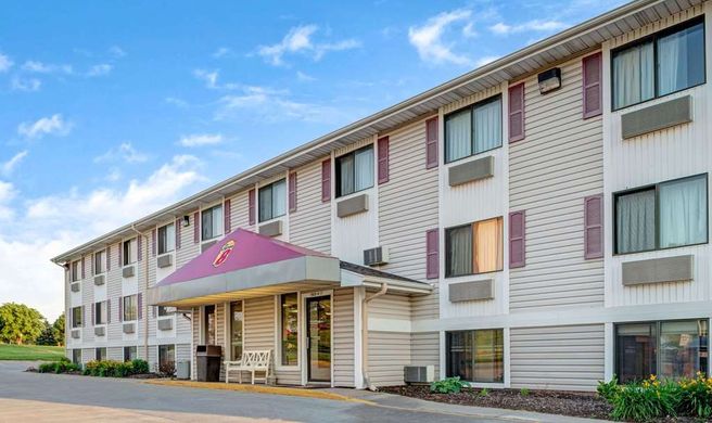 Super 8 Omaha West L St Exterior