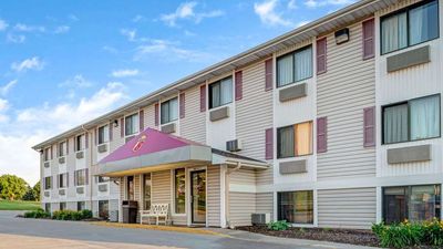 Super 8 Omaha West L St