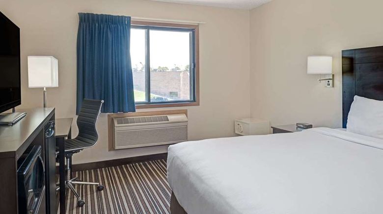 <b>Super 8 Omaha West L St Room</b>. Images powered by <a href="https://iceportal.shijigroup.com/" title="IcePortal" target="_blank">IcePortal</a>.