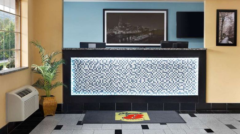 <b>Super 8 Whites Creek/ Nashville NW Area Lobby</b>. Images powered by <a href="https://iceportal.shijigroup.com/" title="IcePortal" target="_blank">IcePortal</a>.