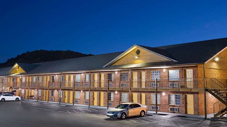 <b>Super 8 Whites Creek/ Nashville NW Area Exterior</b>. Images powered by <a href="https://iceportal.shijigroup.com/" title="IcePortal" target="_blank">IcePortal</a>.