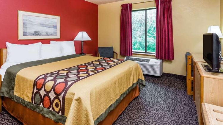 Super 8 Appleton Room