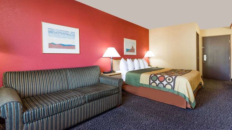Super 8 Appleton Room